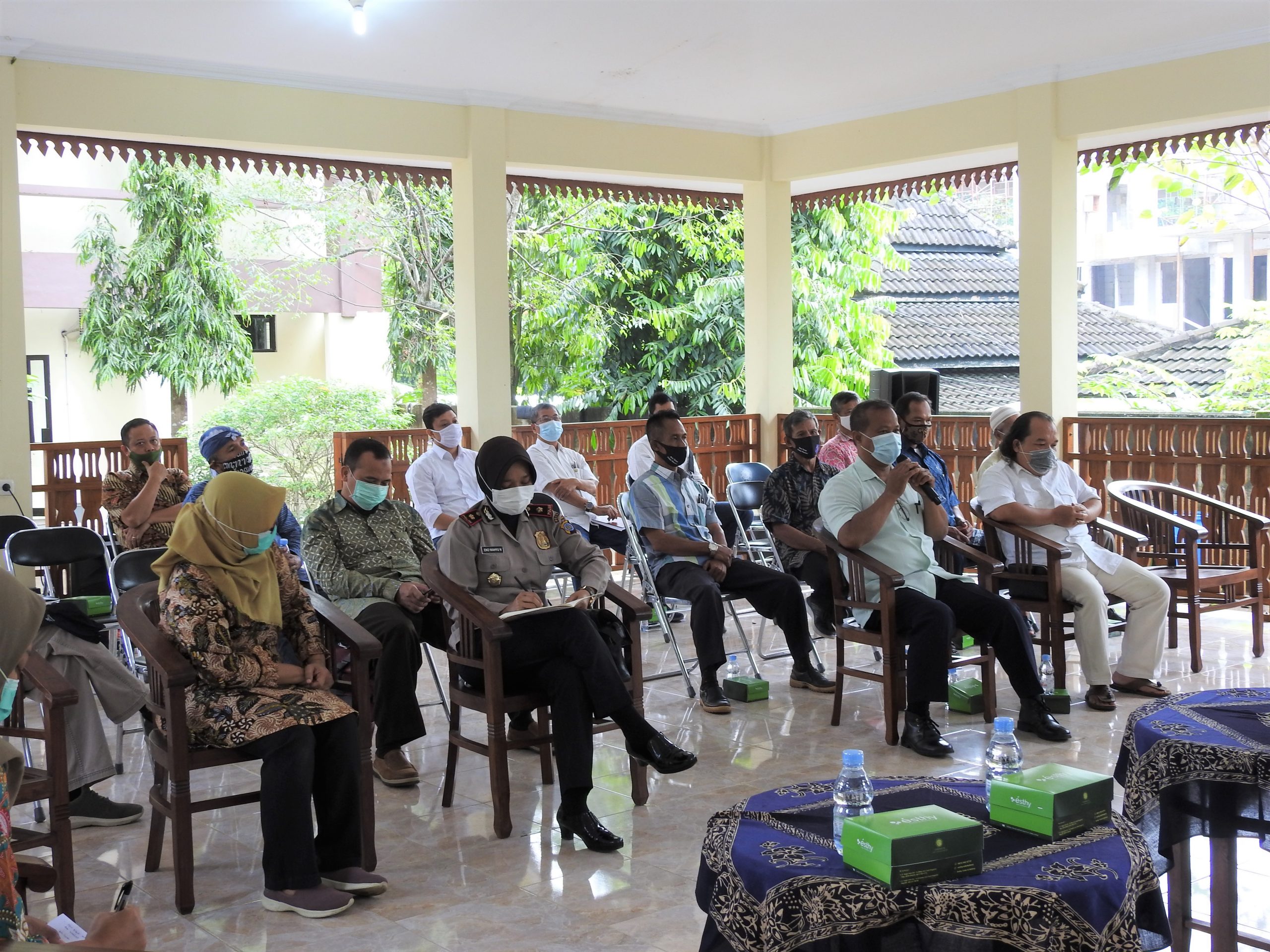 Beberapa tamu undangan acara Sarasehan diantaranya adalah Kepala Polsek Berbah, Babinsa Koramil 10 Berbah, Kepala RT dan RW, serta Tokoh Masyarakat Dusun Tanjungtirto