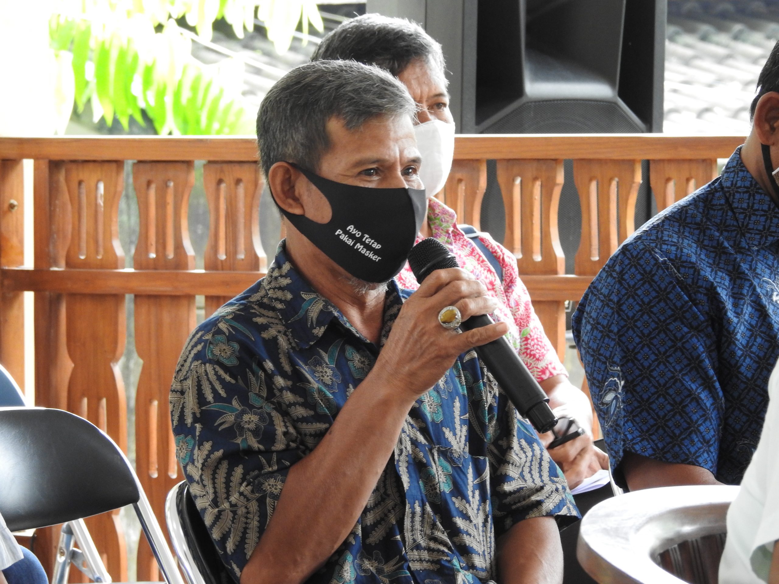 Bapak Sugeng Raharjo selaku Tokoh Masyarakat Dusun Tanjungtirto sedang menyampaikan aspirasi guna ditindaklanjuti bersama